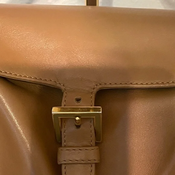 Fendi Tan Leather Shoulder Bag with Slouchy Design - Picture 3 of 11